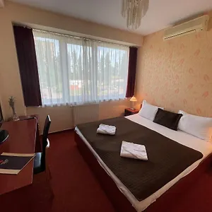 3* فندق Canada